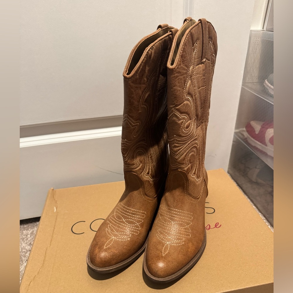 Women’s Cowboy Boots - Size 8